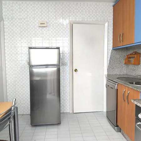 Holiba, Breixo , Piso Retro, Amplio, A Un Minuto De La Playa, Baiona, Galicia Apartmán